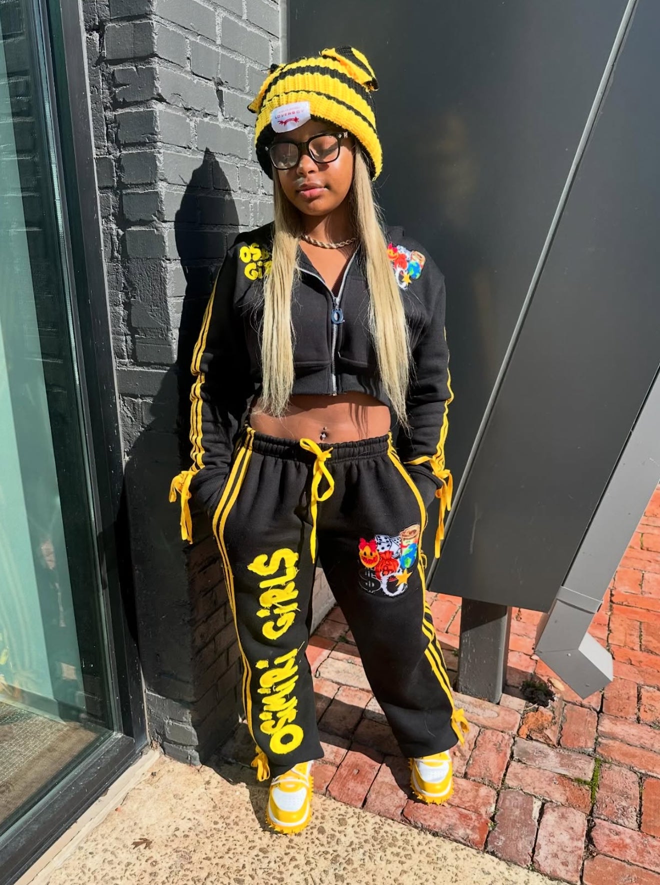 Girl Run The World Sets